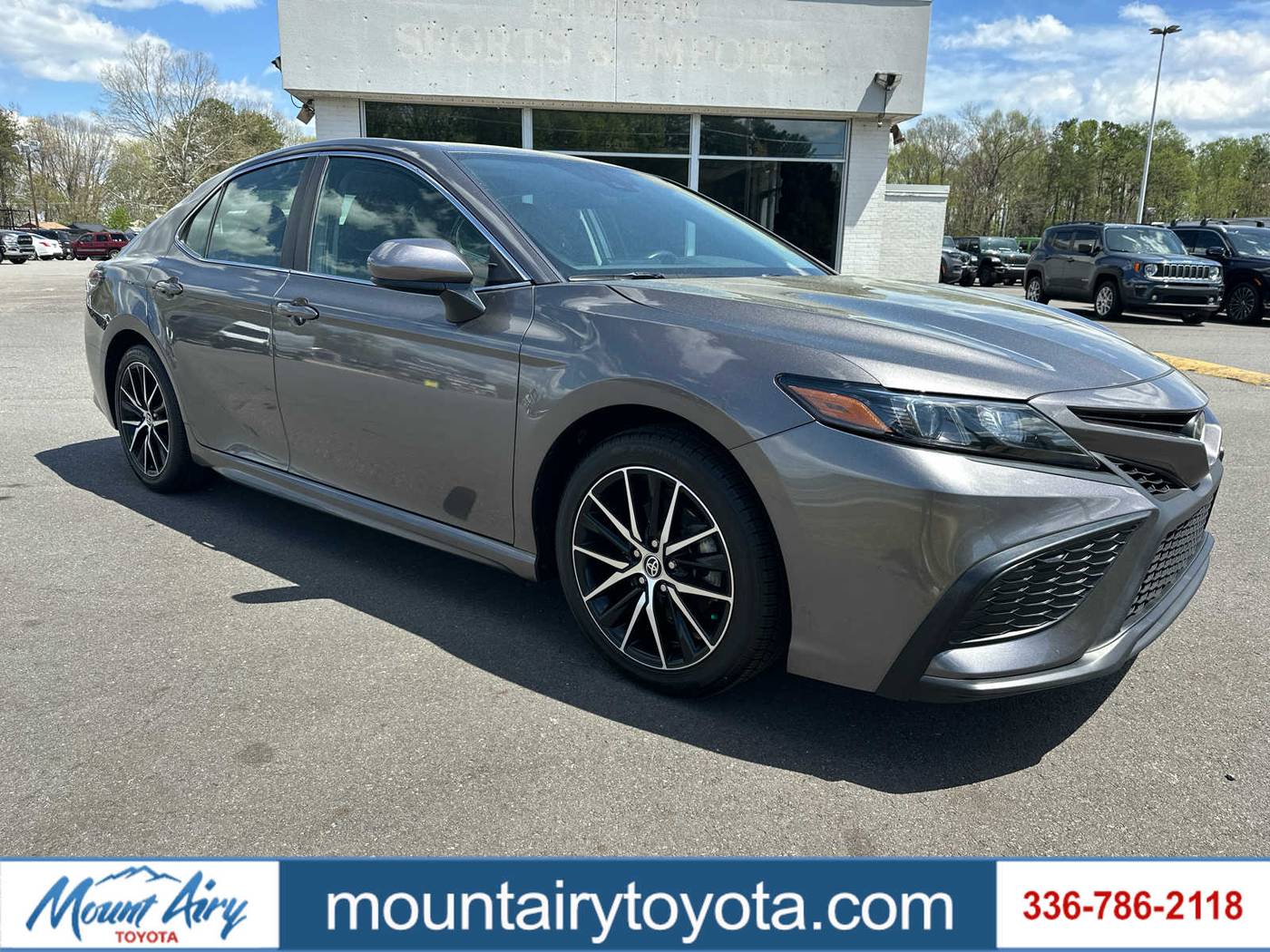 2021 Toyota Camry SE — Sedan — 81,692 mi — Mount Airy, NC