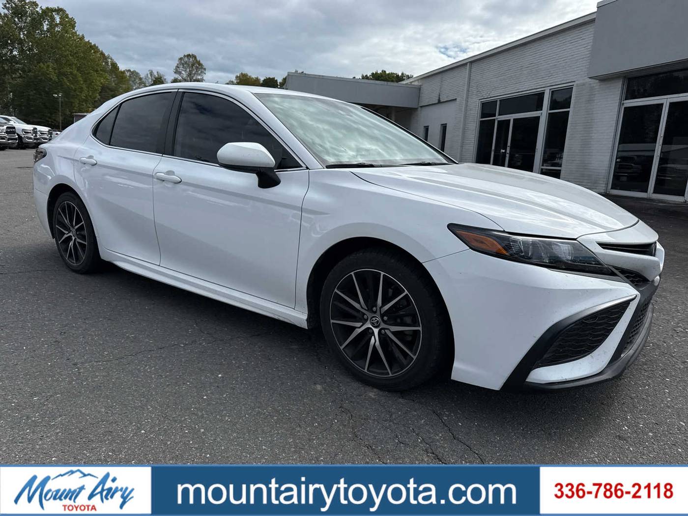 2021 Toyota Camry SE — Sedan — 69,683 mi — Mount Airy, NC
