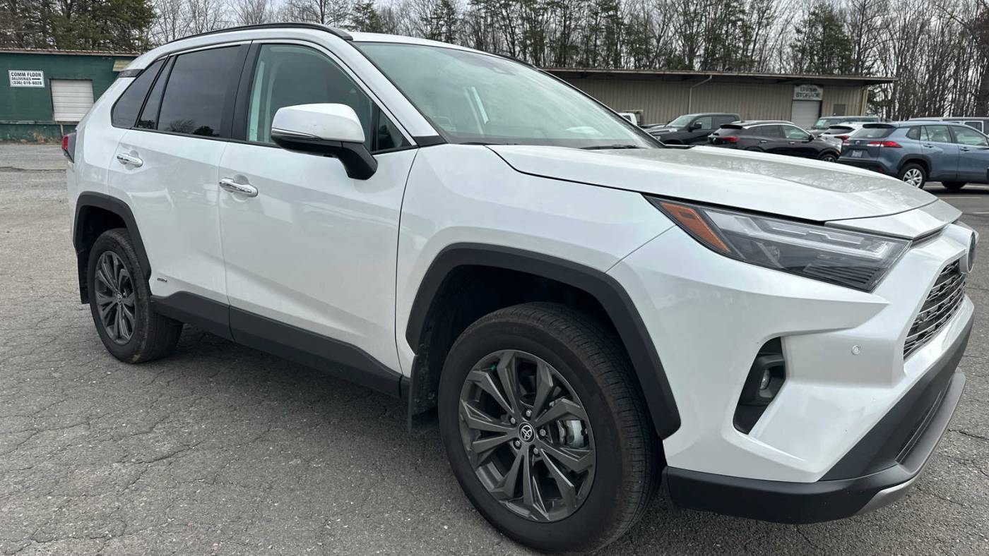 2024 Toyota RAV4 Hybrid Limited — SUV — 21,794 mi — Mount Airy, NC