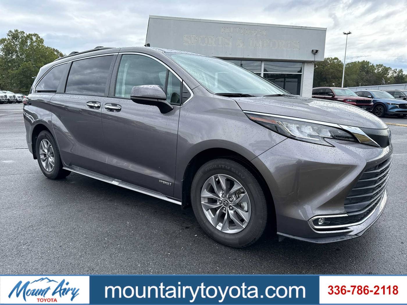 2021 Toyota Sienna XLE — Minivan — 28,114 mi — Mount Airy, NC