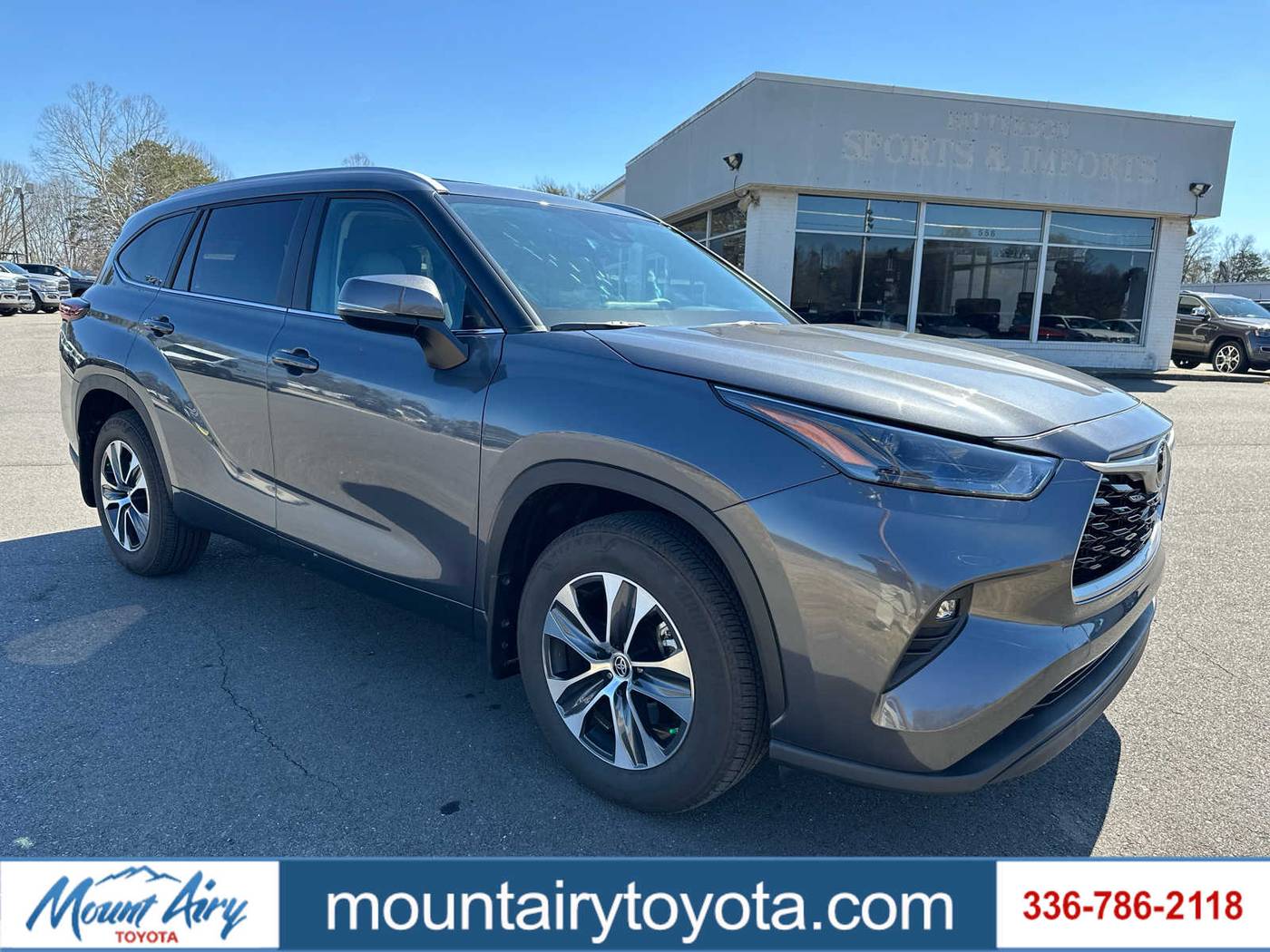 2024 Toyota Highlander XLE — SUV — 6,409 mi — Mount Airy, NC