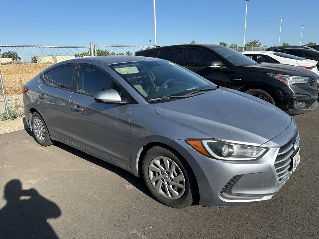 2017 Hyundai Elantra SE — Sedan — 140,001 mi — Hanford, CA