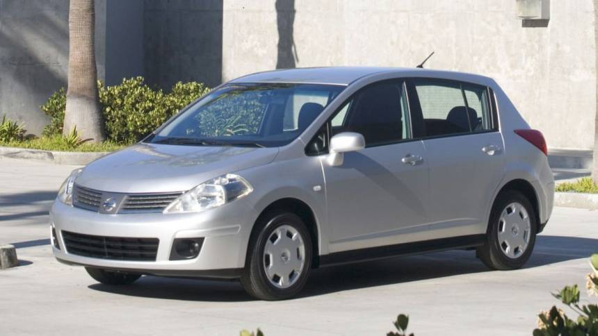2011 Nissan Versa 1.8 S