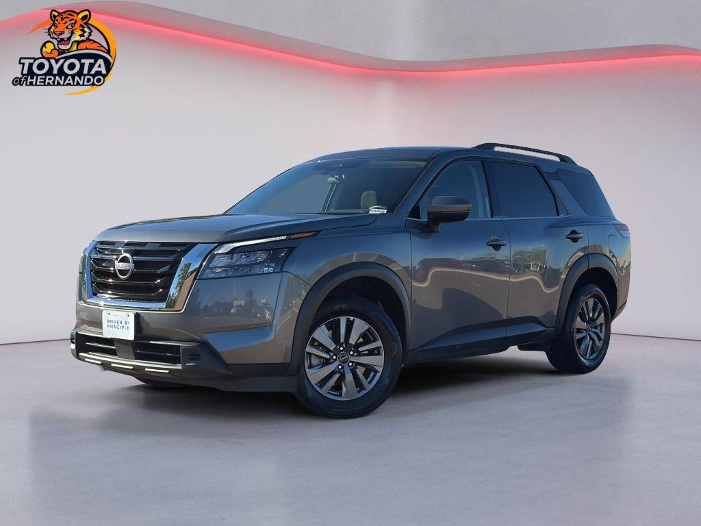 2025 Nissan Pathfinder SV — SUV — 23,265 mi — Hernando, MS