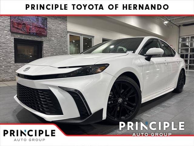 2025 Toyota Camry SE — Sedan — 108 mi — Hernando, MS