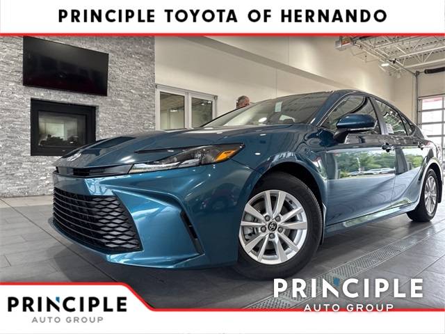 2025 Toyota Camry LE — Sedan — 179 mi — Hernando, MS