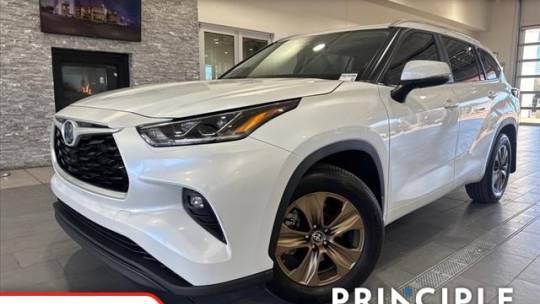 2023 Toyota Highlander Hybrid Bronze Edition — SUV — 36,120 mi — Hernando, MS