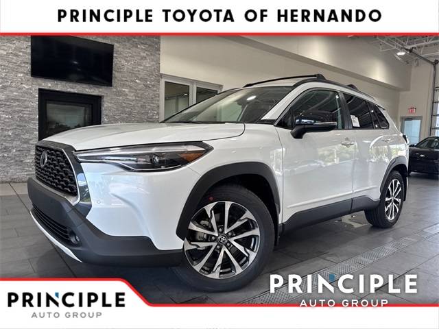 2025 Toyota Corolla Cross XLE — SUV — 712 mi — Hernando, MS