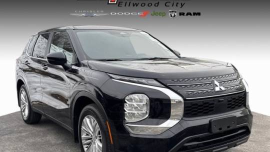 2023 Mitsubishi Outlander ES — SUV — 3,907 mi — Ellwood City, PA