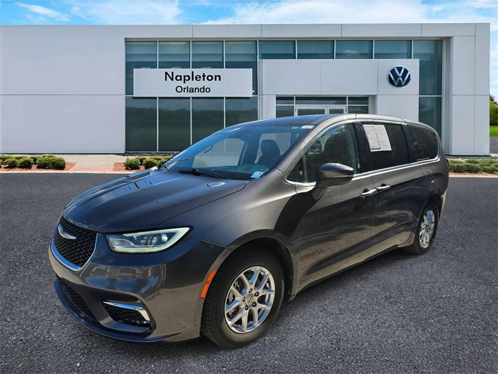 2023 Chrysler Pacifica Touring L — Minivan — 68,161 mi — Orlando, FL