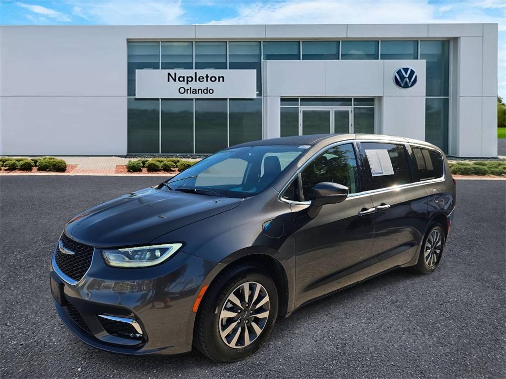 2023 Chrysler Pacifica Hybrid Touring L — Minivan — 67,173 mi — Orlando, FL