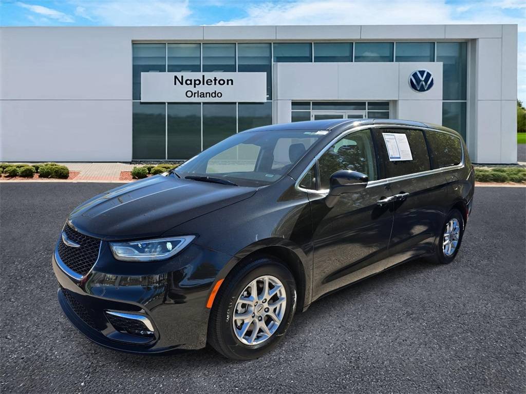 2023 Chrysler Pacifica Touring L — Minivan — 62,344 mi — Orlando, FL