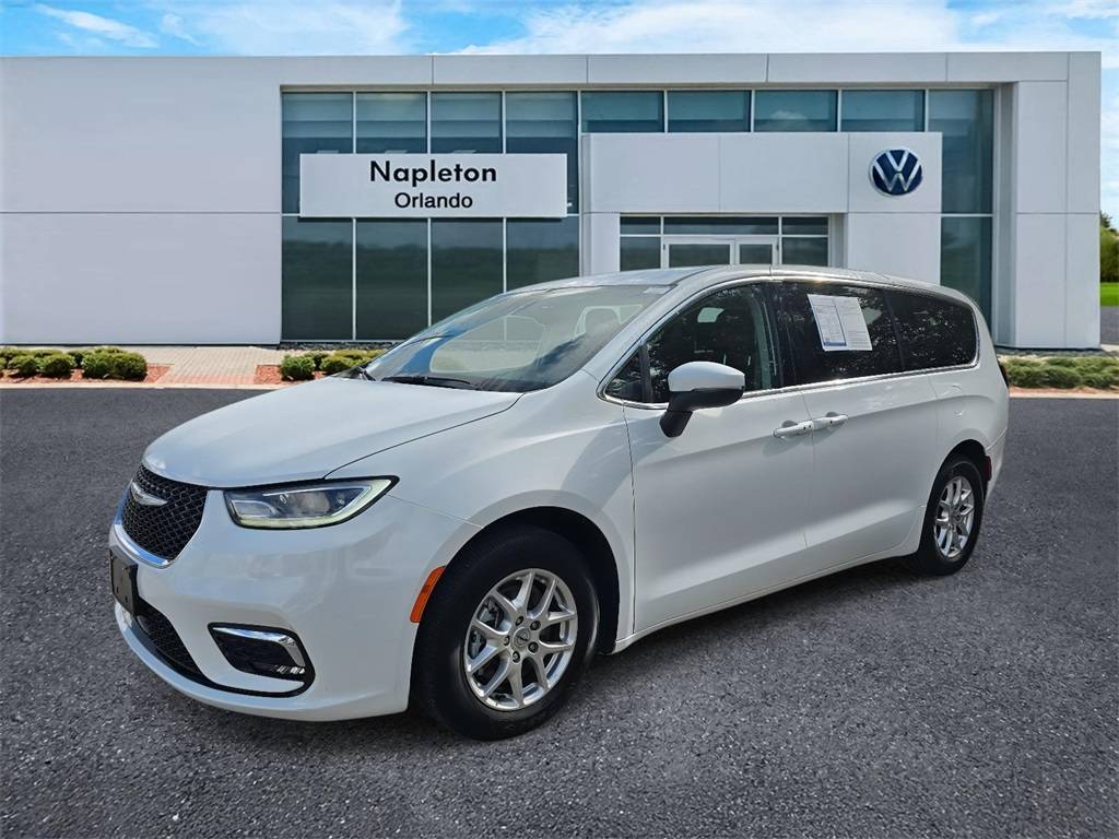 2023 Chrysler Pacifica Touring L — Minivan — 62,009 mi — Orlando, FL