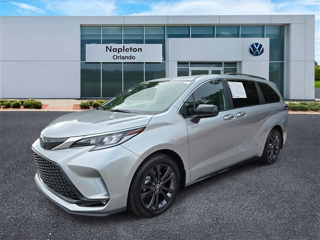 2024 Toyota Sienna XSE — Minivan — 8,146 mi — Orlando, FL