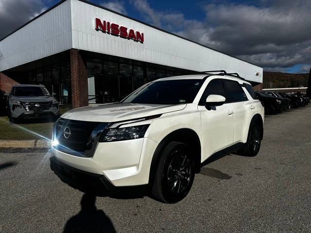 2024 Nissan Pathfinder SV — SUV — 16,956 mi — Bennington, VT
