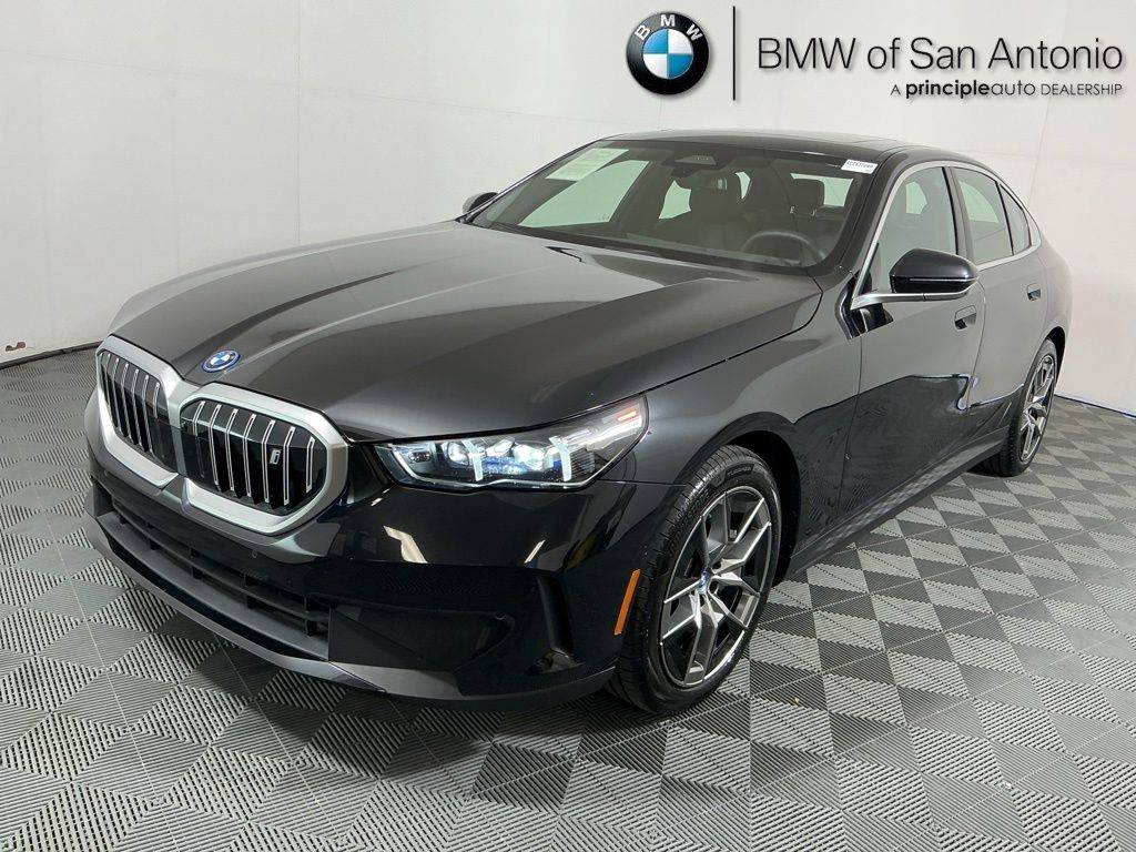 2025 BMW i5 eDrive40 — Sedan — 5,361 mi — San Antonio, TX