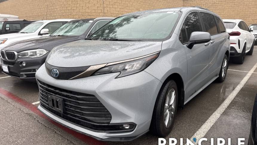 2022 Toyota Sienna XLE Woodland Edition — Minivan — 36,070 mi — San Antonio, TX