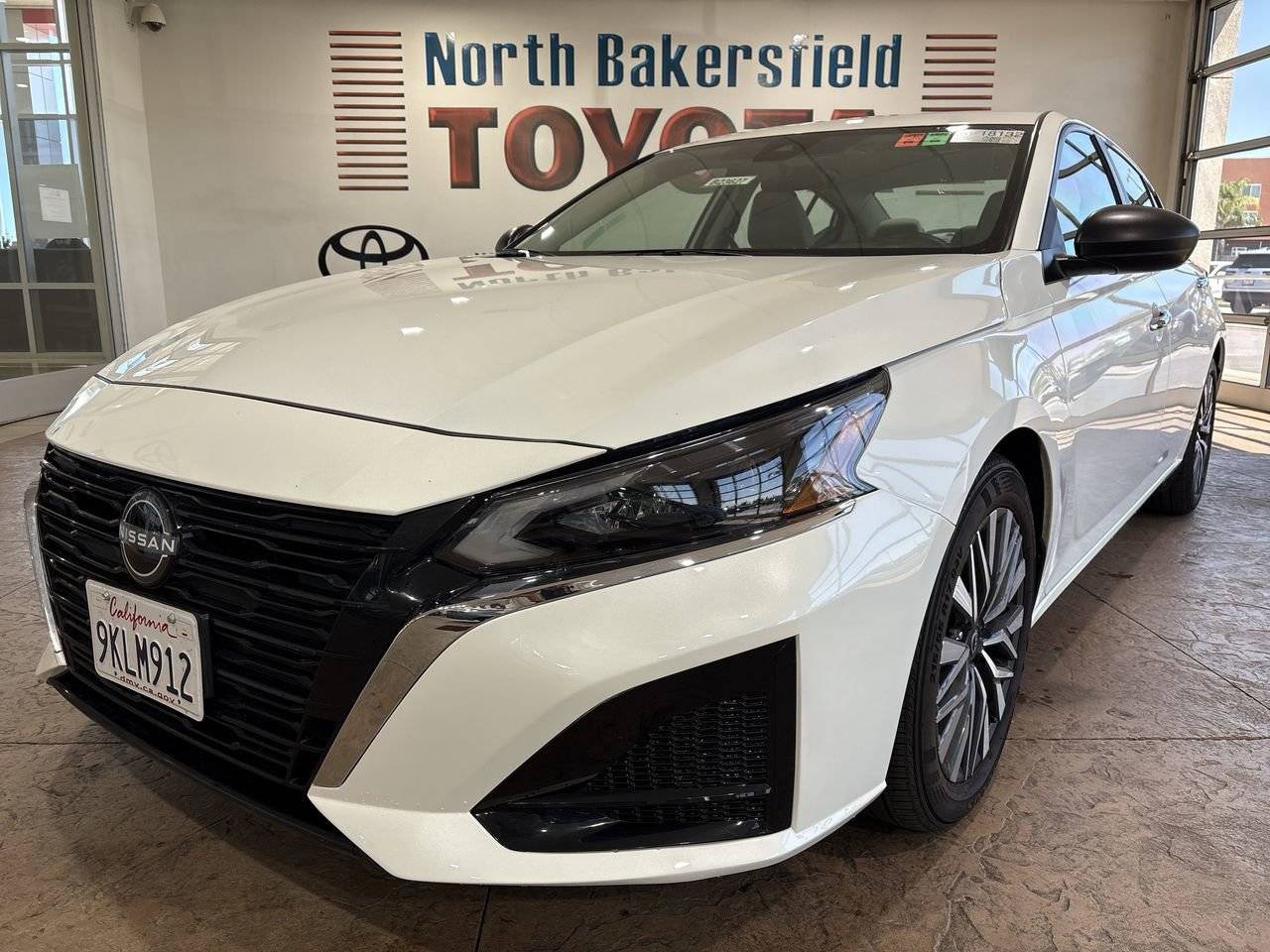 2024 Nissan Altima SV — Sedan — 33,346 mi — Bakersfield, CA