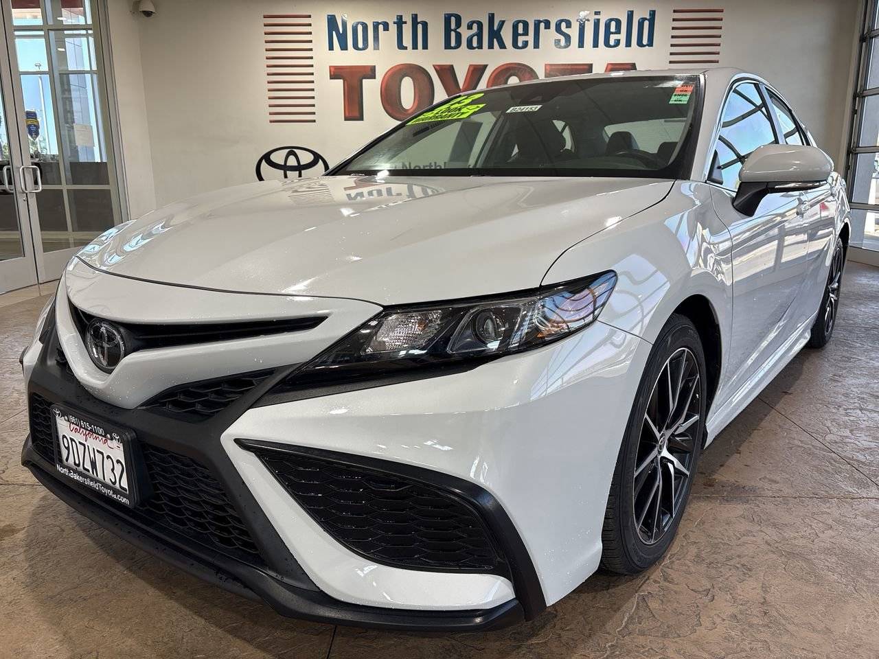 2023 Toyota Camry SE — Sedan — 27,961 mi — Bakersfield, CA