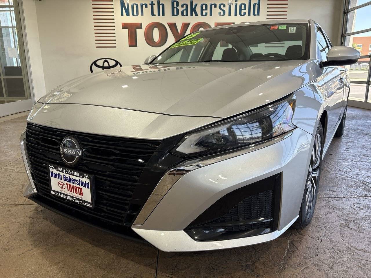 2023 Nissan Altima SV — Sedan — 60,072 mi — Bakersfield, CA
