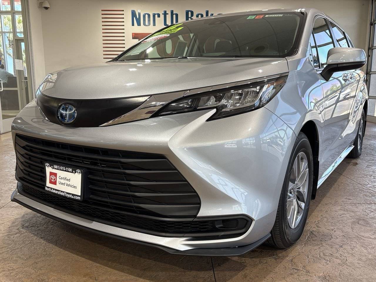 2022 Toyota Sienna LE — Minivan — 56,208 mi — Bakersfield, CA