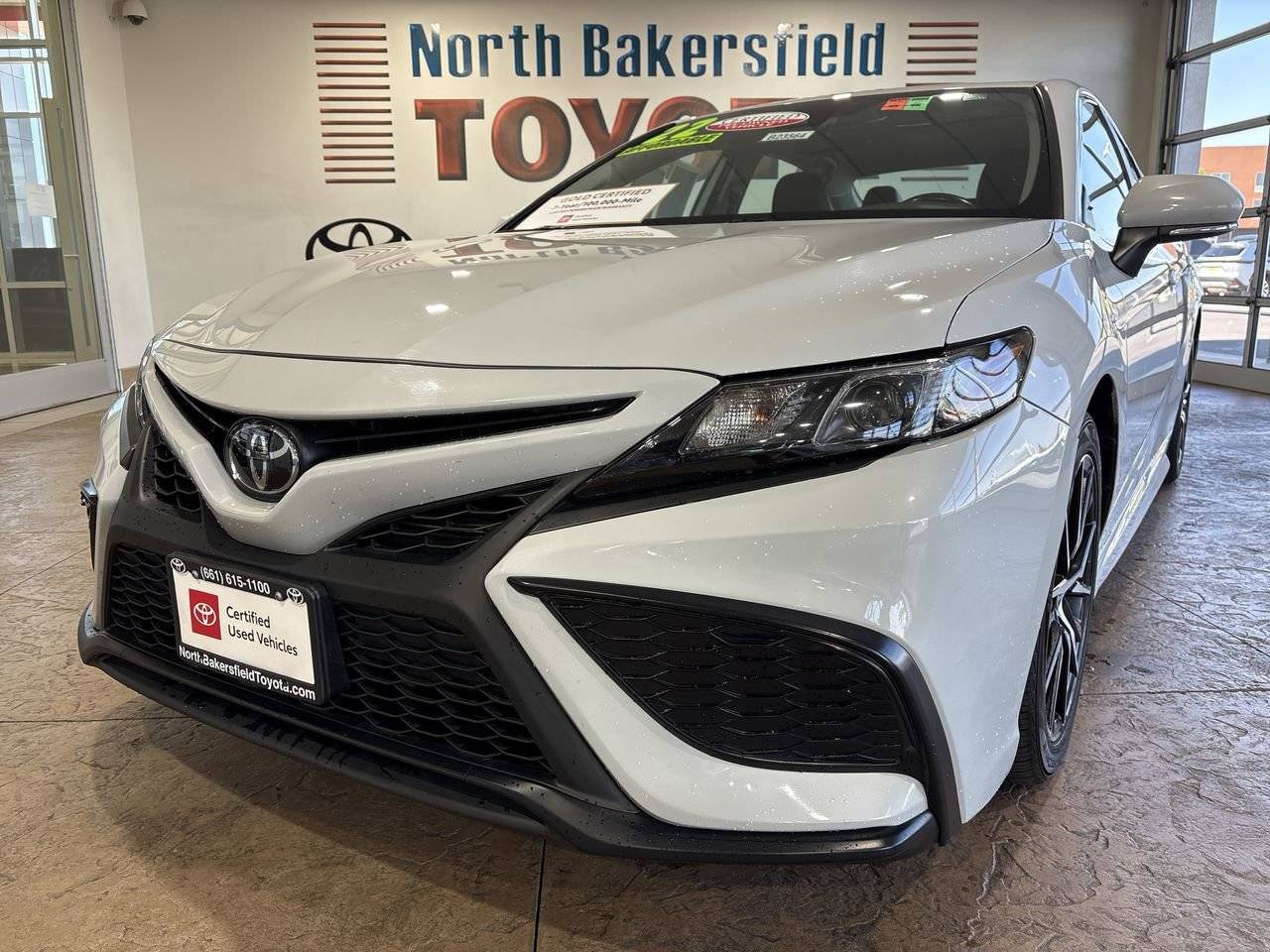 2022 Toyota Camry SE — Sedan — 58,345 mi — Bakersfield, CA