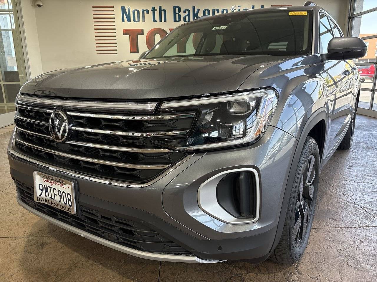2024 Volkswagen Atlas SE with Technology — SUV — 15,046 mi — Bakersfield, CA