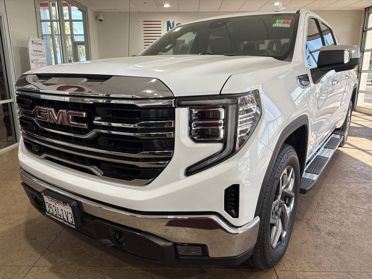2023 GMC Sierra 1500 SLT — Pickup Truck — 44,555 mi — Bakersfield, CA