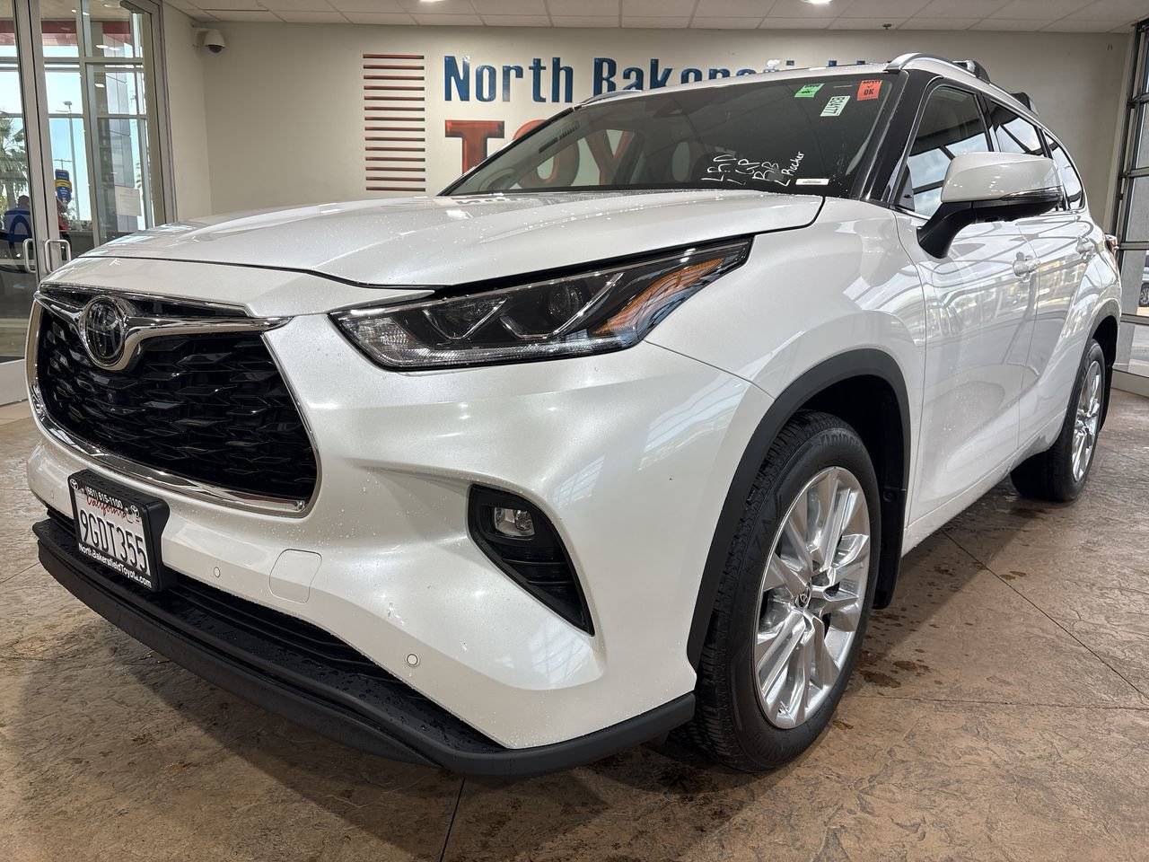 2023 Toyota Highlander Limited — SUV — 22,475 mi — Bakersfield, CA