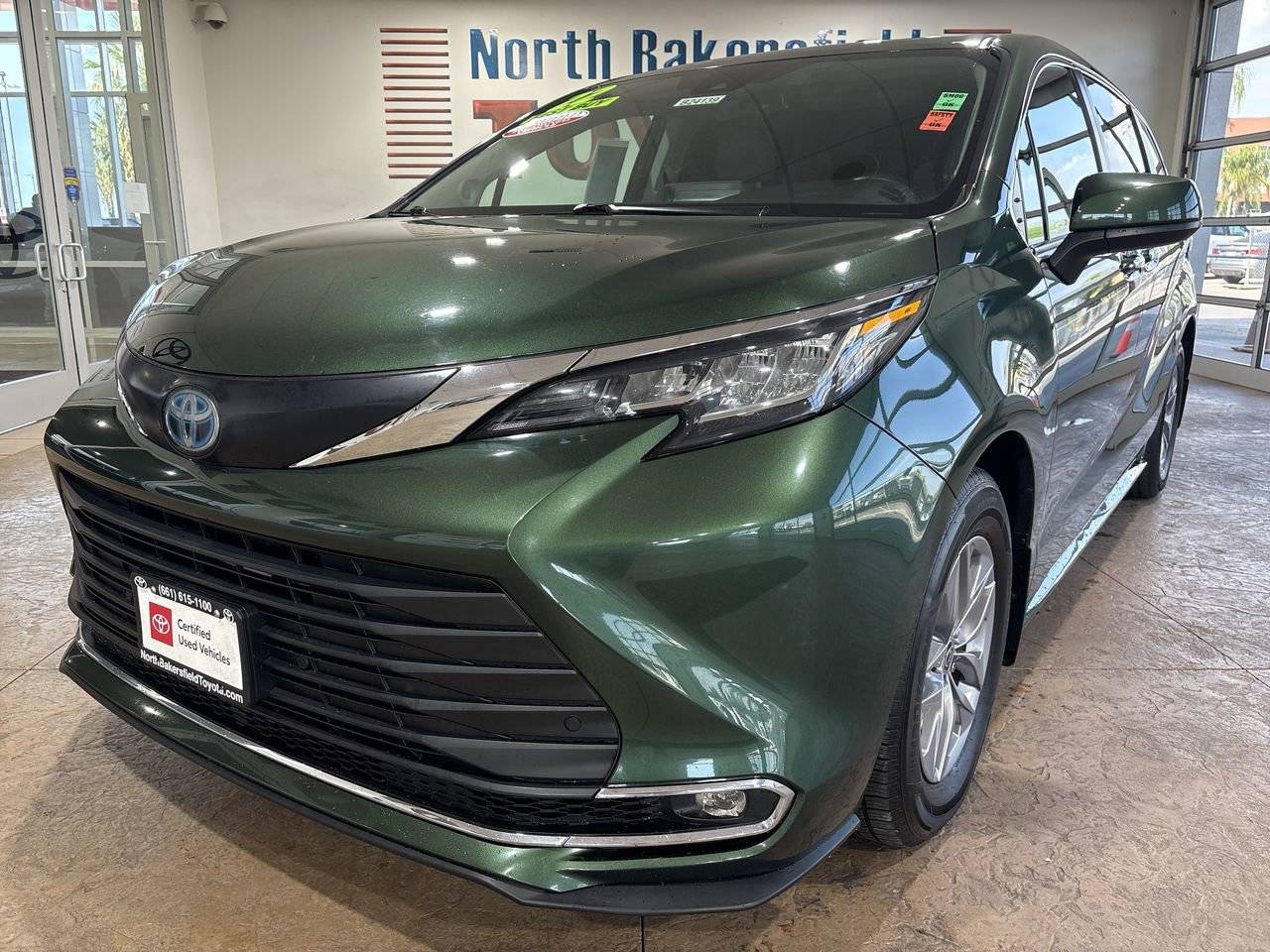2022 Toyota Sienna XLE — Minivan — 52,914 mi — Bakersfield, CA