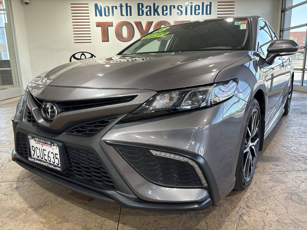 2023 Toyota Camry SE — Sedan — 33,242 mi — Bakersfield, CA
