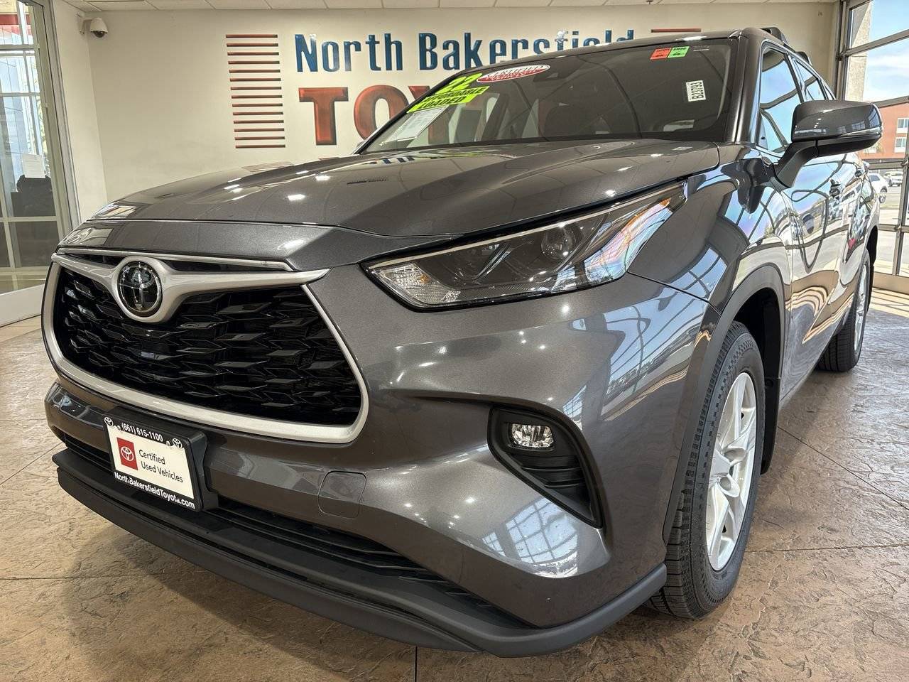 2022 Toyota Highlander LE — SUV — 61,629 mi — Bakersfield, CA