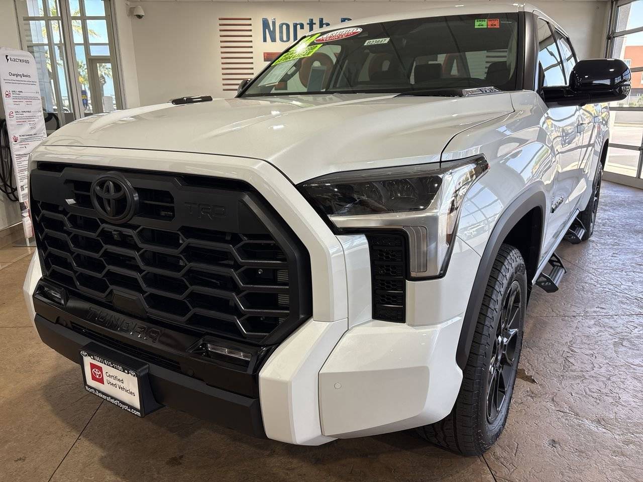 2024 Toyota Tundra Hybrid Limited — Pickup Truck — 8,140 mi — Bakersfield, CA