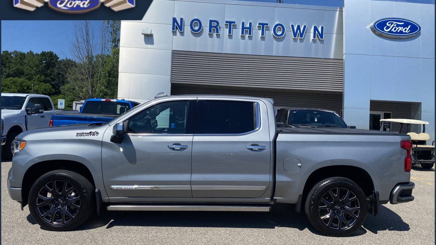 2023 Chevrolet Silverado 1500 High Country — Pickup Truck — 17,436 mi — Menomonie, WI