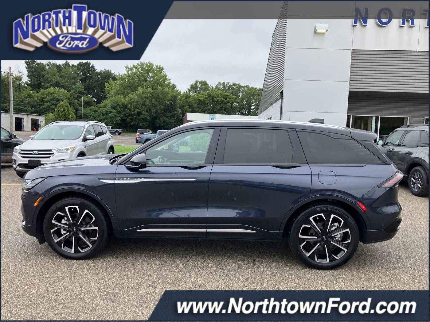 2024 Lincoln Nautilus Reserve — SUV — 11,148 mi — Menomonie, WI