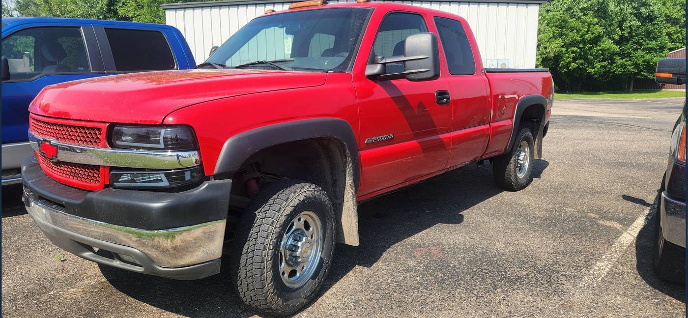 2002 Chevrolet Silverado 2500 LS — Pickup Truck — 214,393 mi — Menomonie, WI