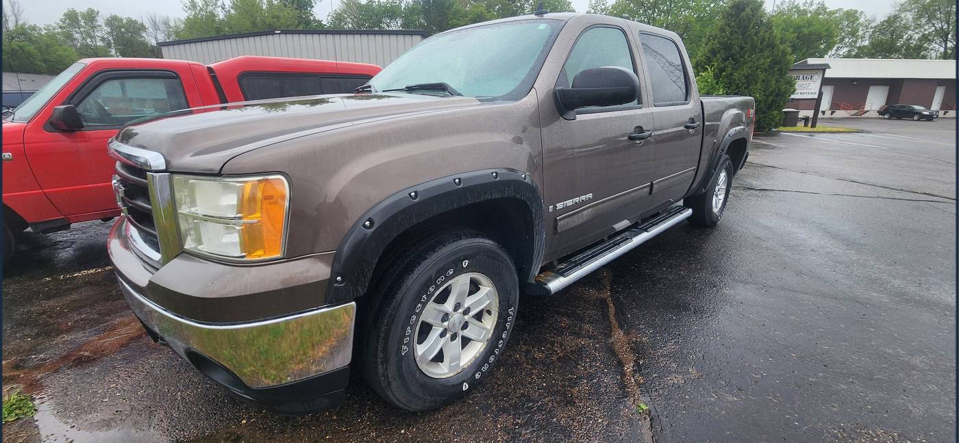 2007 GMC Sierra 1500 SLE1 — Pickup Truck — 197,682 mi — Menomonie, WI