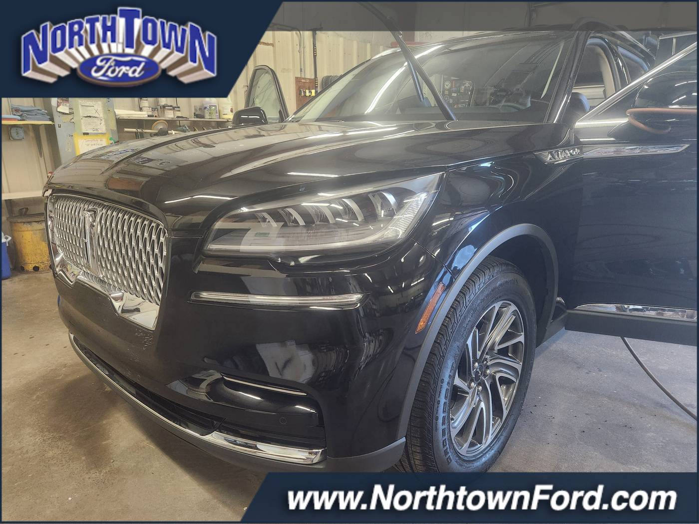 2022 Lincoln Aviator Standard — SUV — 9,845 mi — Menomonie, WI