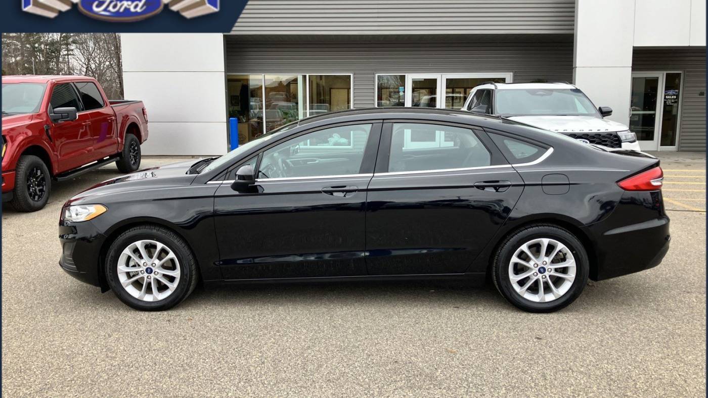 2020 Ford Fusion SE — Sedan — 37,851 mi — Menomonie, WI