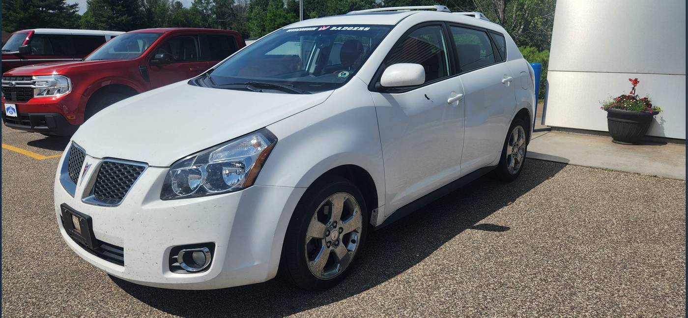 2009 Pontiac Vibe Base — Sedan — 94,037 mi — Menomonie, WI