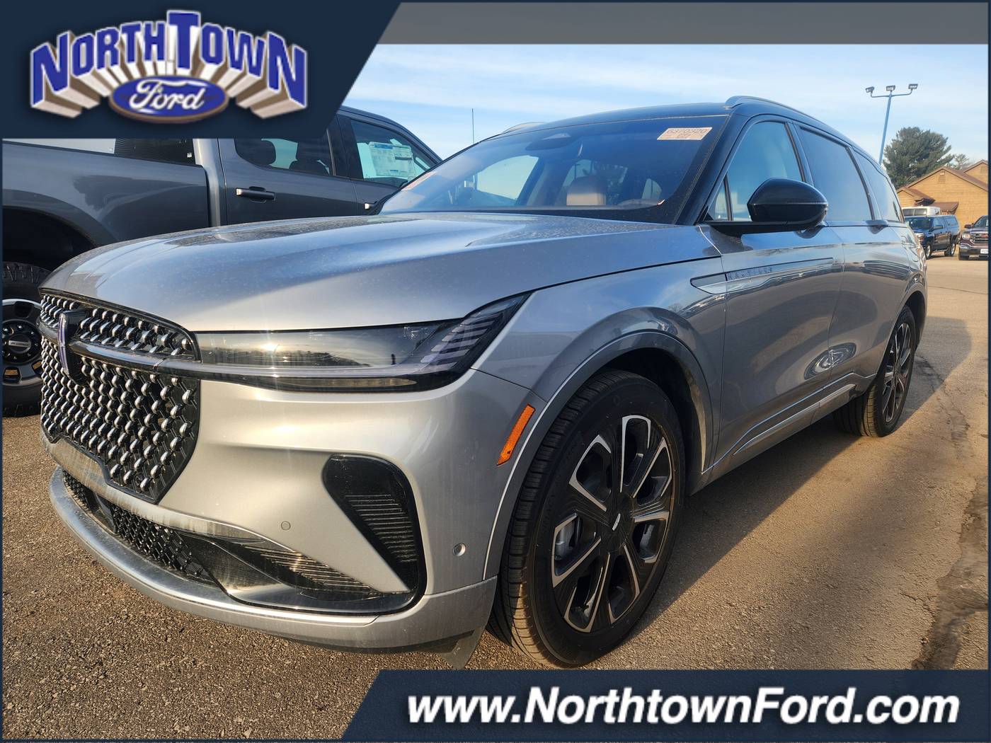2024 Lincoln Nautilus Reserve — SUV — 1,942 mi — Menomonie, WI