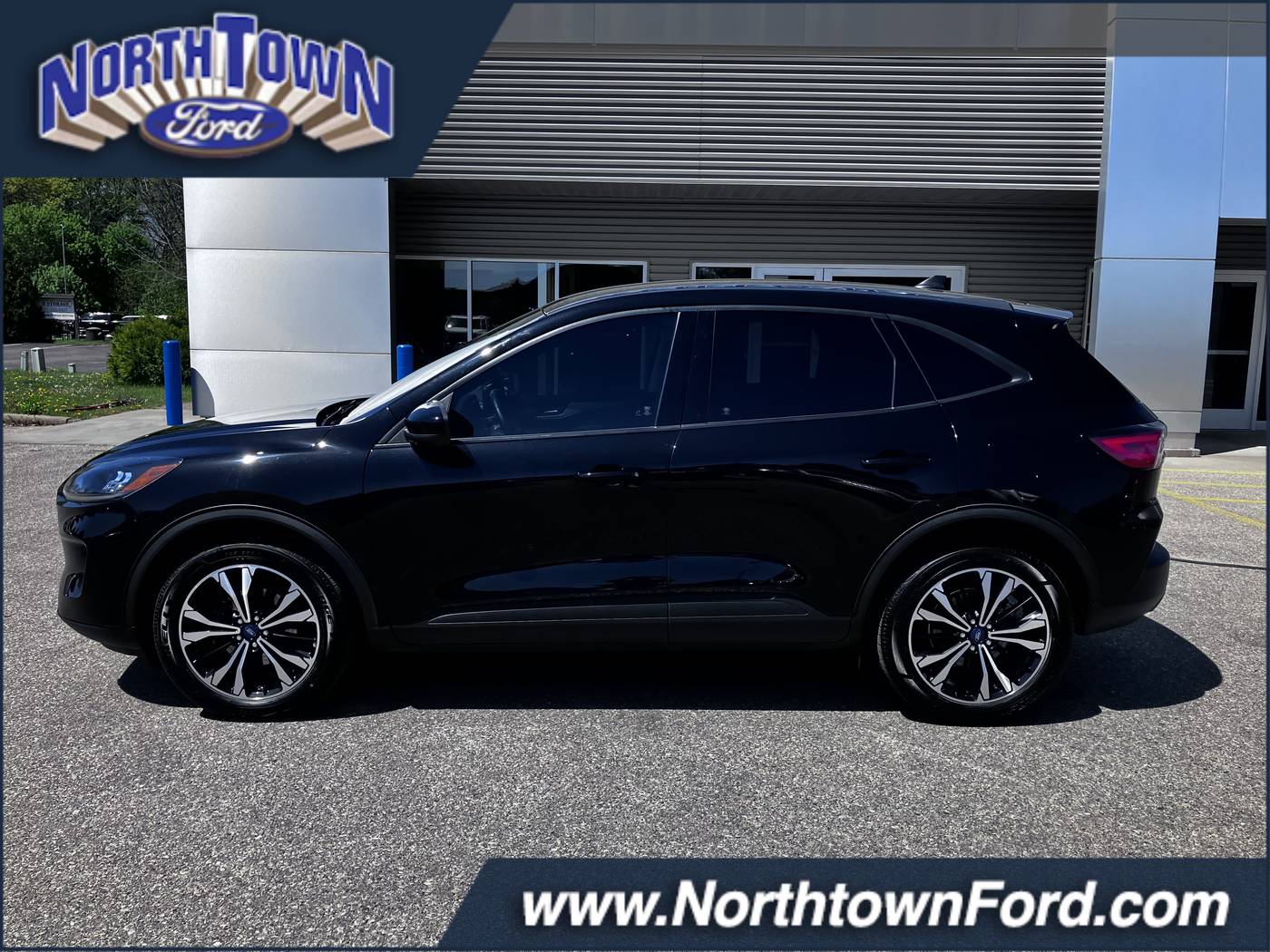2022 Ford Escape SE — SUV — 33,190 mi — Menomonie, WI