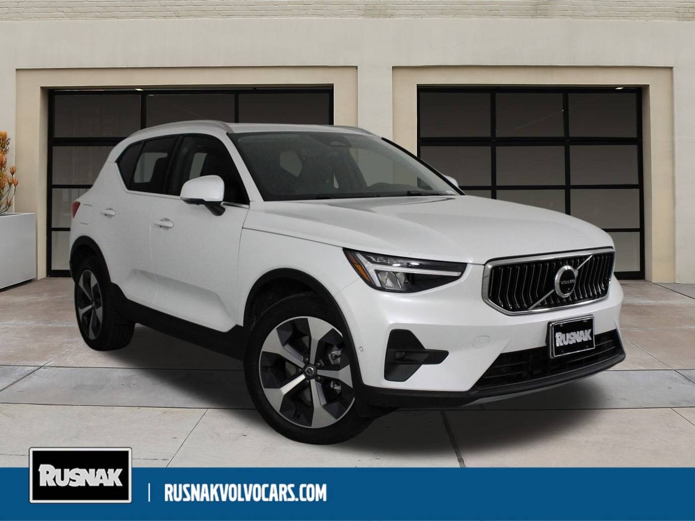 2025 Volvo XC40 Plus — SUV — 3,775 mi — Pasadena, CA