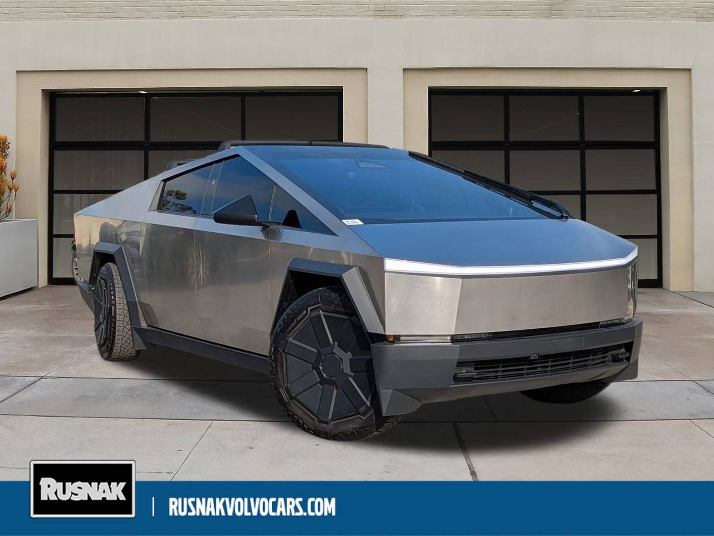 2024 Tesla Cybertruck Standard — Pickup Truck — 13,401 mi — Pasadena, CA