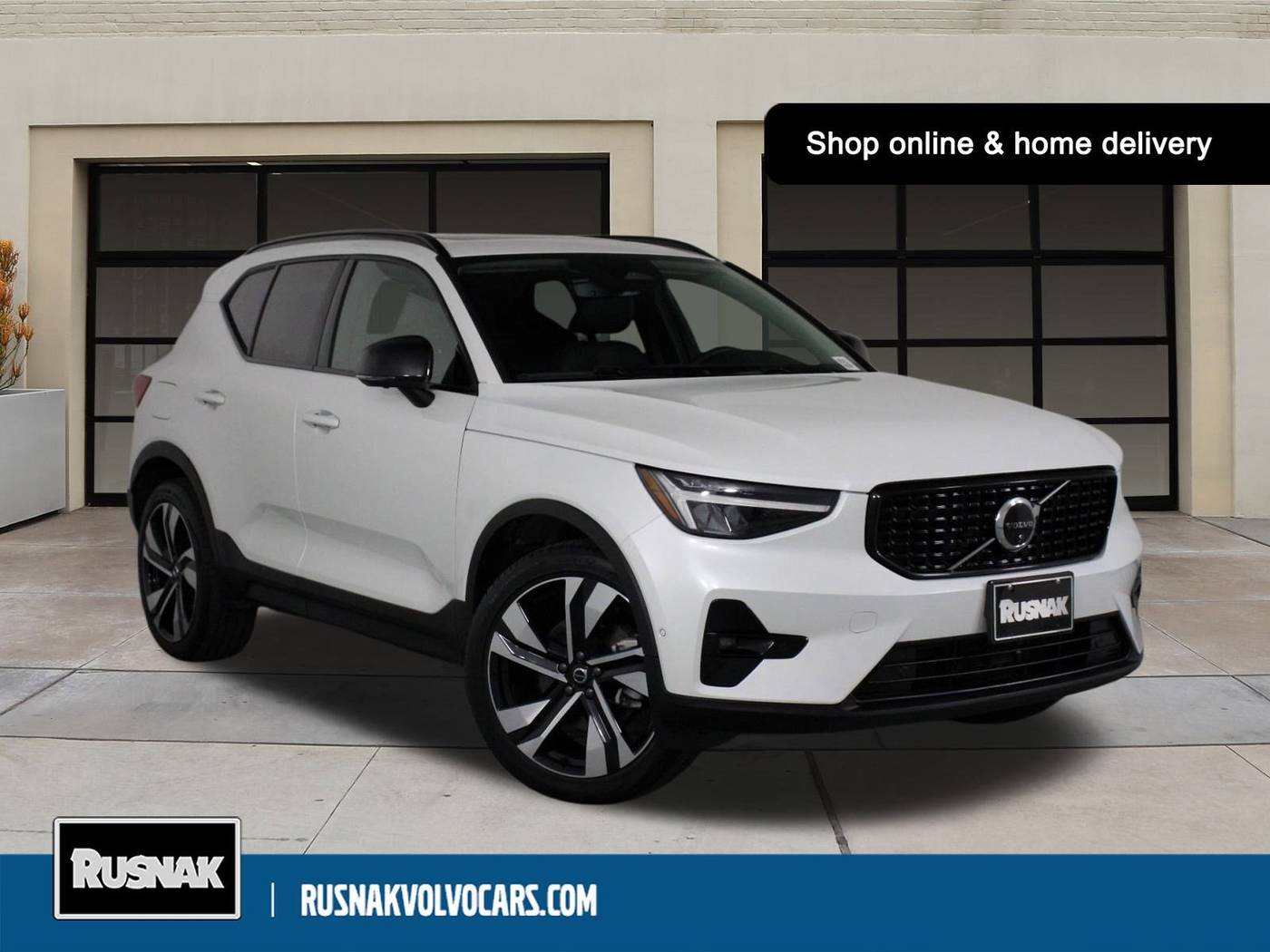 2025 Volvo XC40 Plus — SUV — 14,542 mi — Pasadena, CA