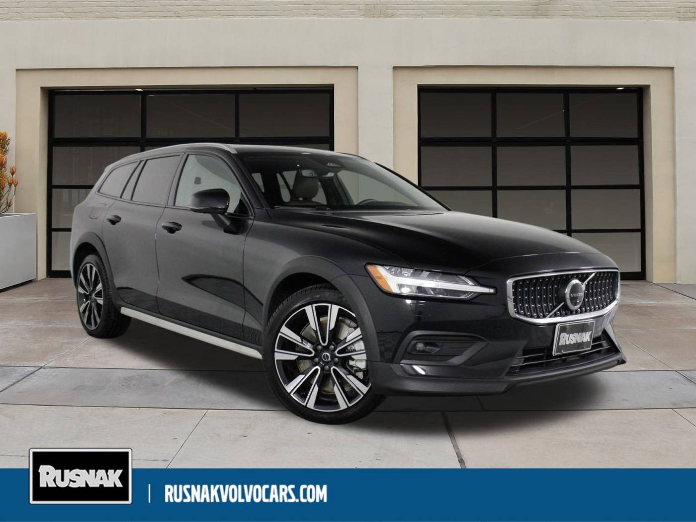 2024 Volvo V60 Cross Country Ultimate — Wagon — 7,962 mi — Pasadena, CA
