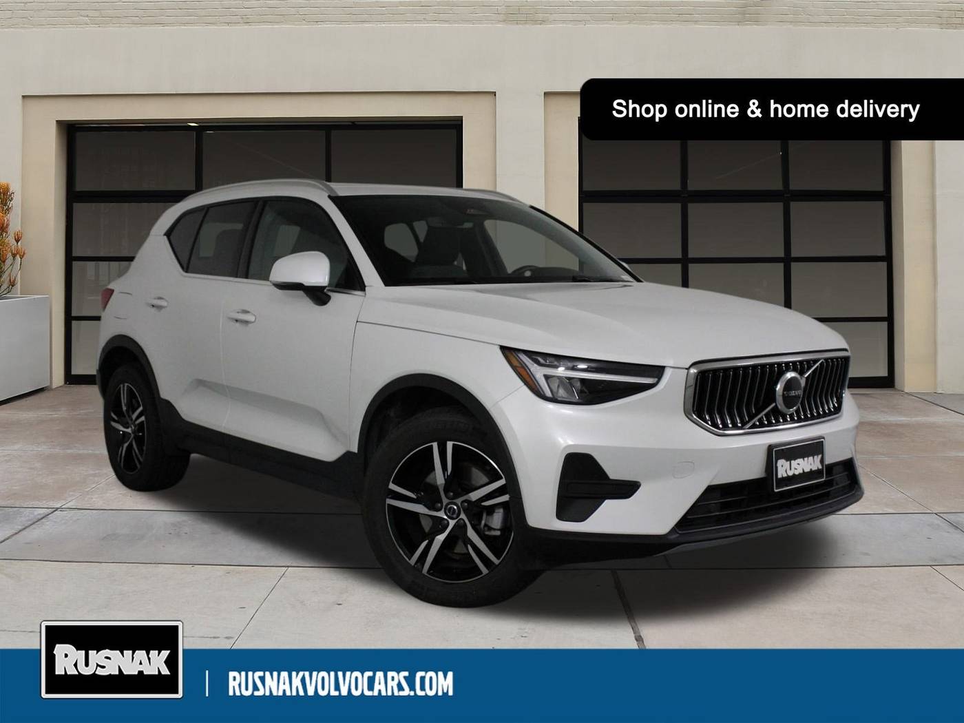 2025 Volvo XC40 Core — SUV — 13,586 mi — Pasadena, CA
