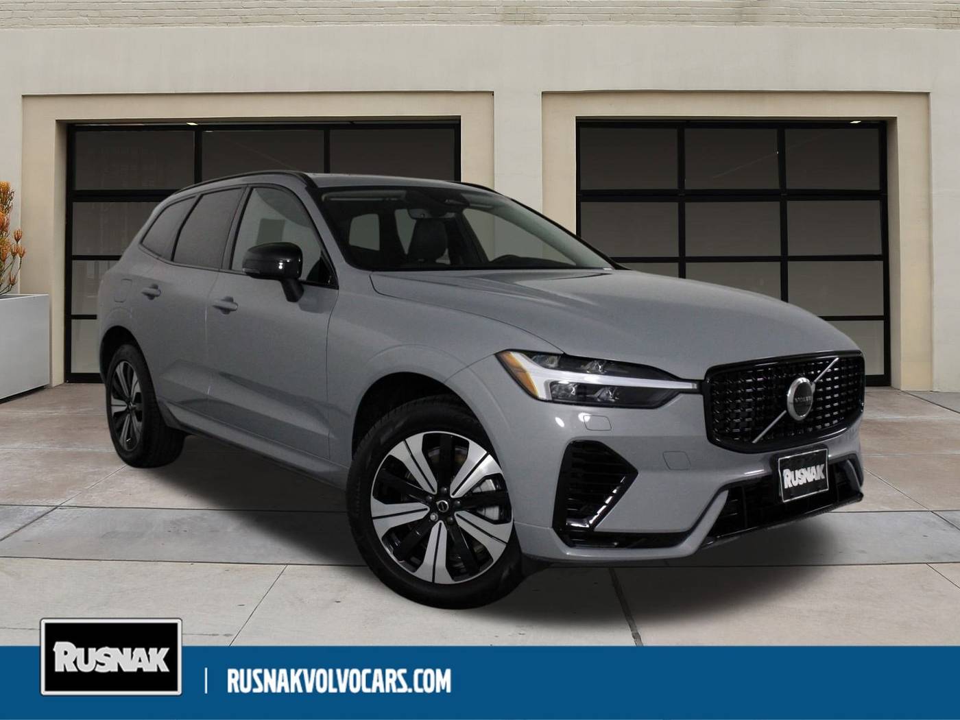 2025 Volvo XC60 Plug-In Hybrid Core — SUV — 147 mi — Pasadena, CA