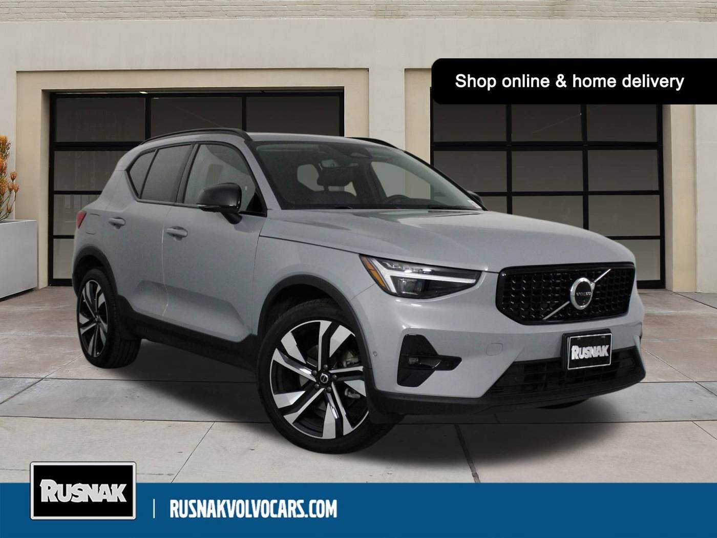 2025 Volvo XC40 Plus — SUV — 4,076 mi — Pasadena, CA