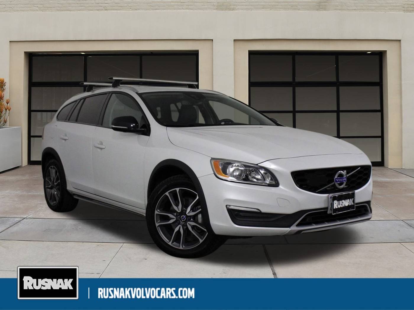 2018 Volvo V60 Cross Country T5 — Wagon — 95,507 mi — Pasadena, CA